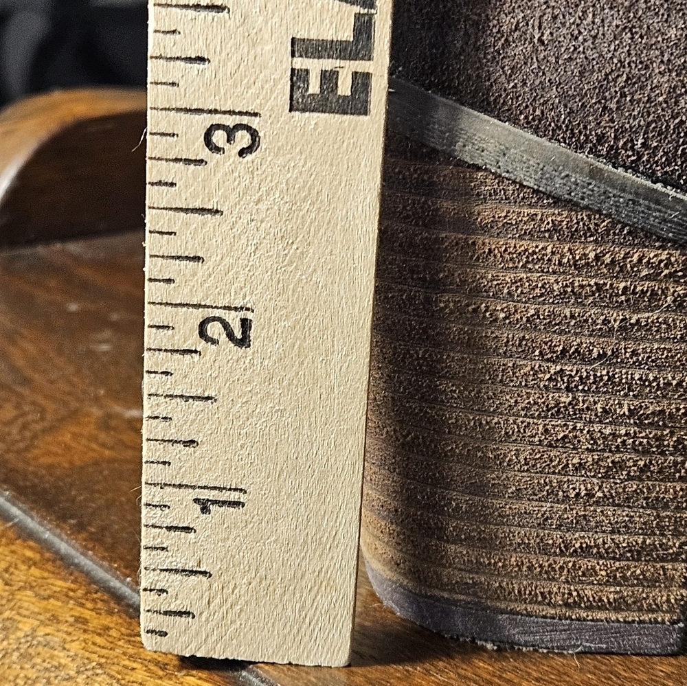 DV Dolce Vita Women's size 8.5 brown leather blocked Heel zip up ankle bootie. - Picture 10 of 13